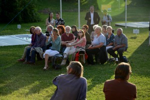 Figurentheaterperformance frauen CIRCUS